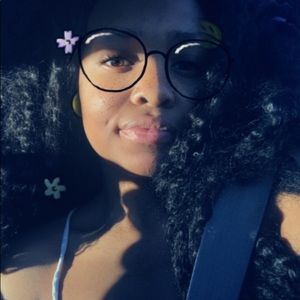 Meet your Posher, Destiny